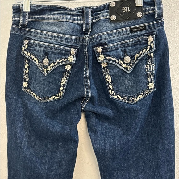 MISS ME Boyfriend Capri - Picture 3 of 12